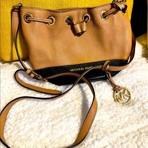 MK Crossbody Bucket Bag 🎉